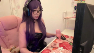 Gamer Kikisita Gets Fucked While Playing Valorant
