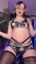 Mayvisalyce Flaunts Her Jiggly Butt Cheeks