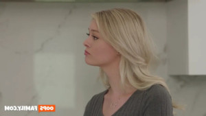 DixieWillowXXX Gets Penetrated In The Kitchen
