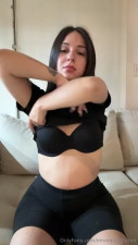 Butt Plugged EmmaUnfiltered Rubs Her Pussy