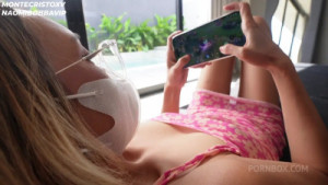 Cutie Naomibobbavip Gets Drilled While Gaming