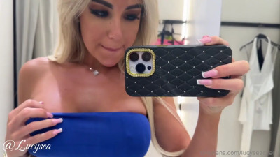 Blonde Lucy Sea Fingering In A Changing Room
