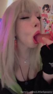 LittleSpoonz Pumps A Dildo Into Her Pussy