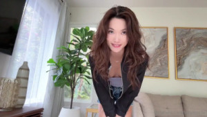 Lucy Mochi Penetrates Herself On The Floor