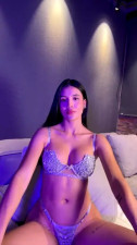 Hanna Miller Shows Off Her Tits On Livestream