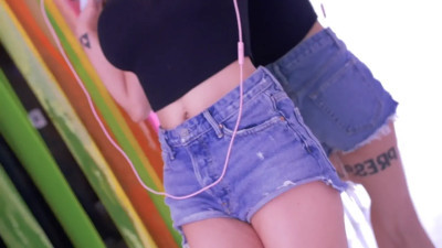 Gamer Girl Liz Katz's Seductive FIgure Showcase