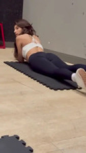 Prettypinkcatwomen Sucks A Cock After Workout