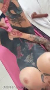 Sunny_Kerss Drills Her Ass And Pussy