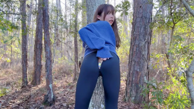 Kitty Kum Squirts In The Forest
