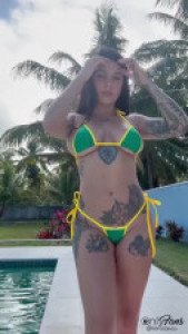 Sara Calixto Rides Her Dildo By The Pool