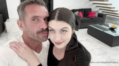 Daydream Daisy Takes Manuel Ferrara's Cock Inside
