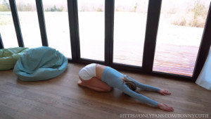 BunnyCutie Gets Fucked While Doing Yoga